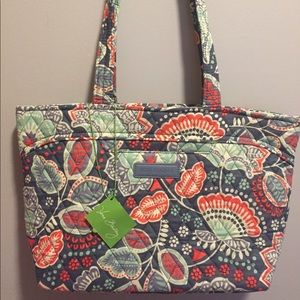 NWT Vera Bradley Mandy (Nomadic floral)